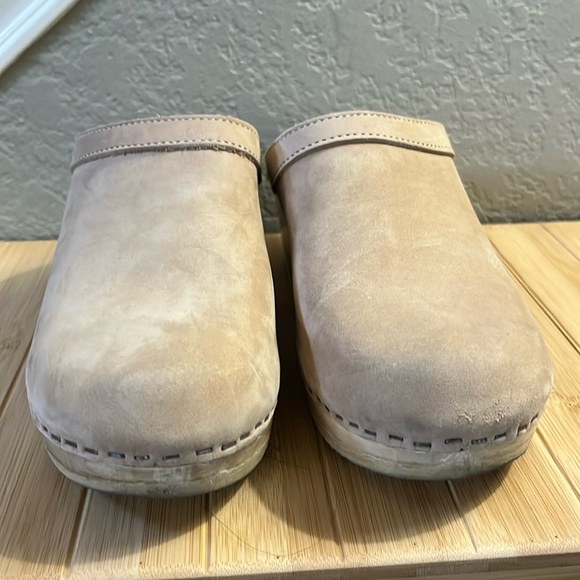 No. 6 Bone Clog Heels 39 Suede Beige Tan Color - Picture 2 of 12
